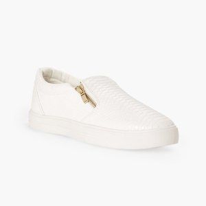 #NWT - SLIP ON SNEAKER W/ DECORATIVE ZIPPER